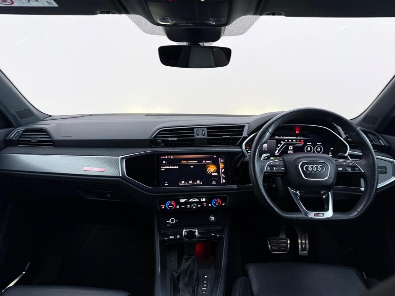 Audi RS Q3 thumbnail Interior Front