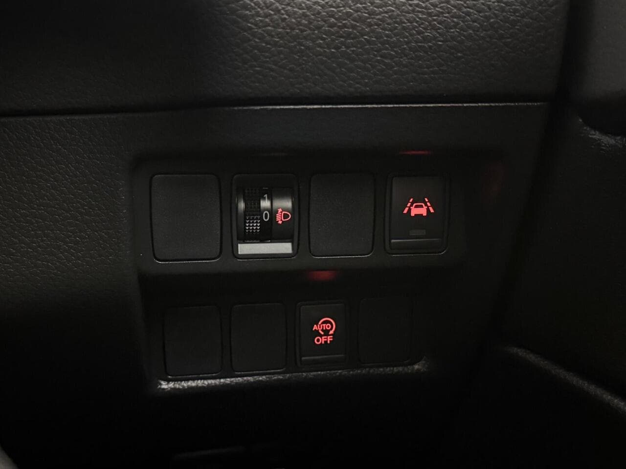 Nissan Qashqai thumbnail Misc Controls