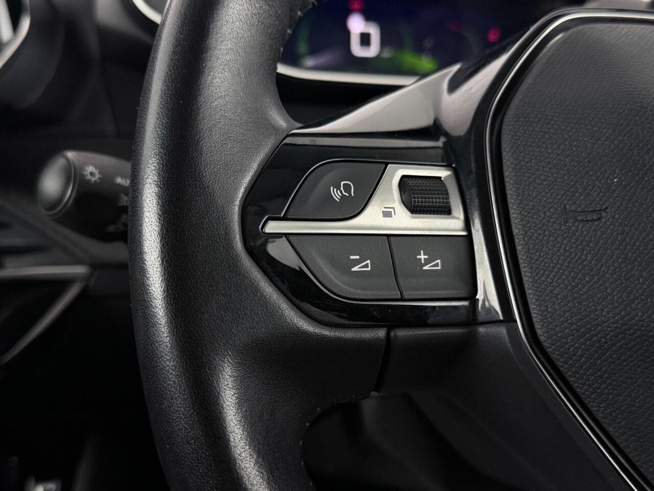 Peugeot 2008 thumbnail Misc Controls