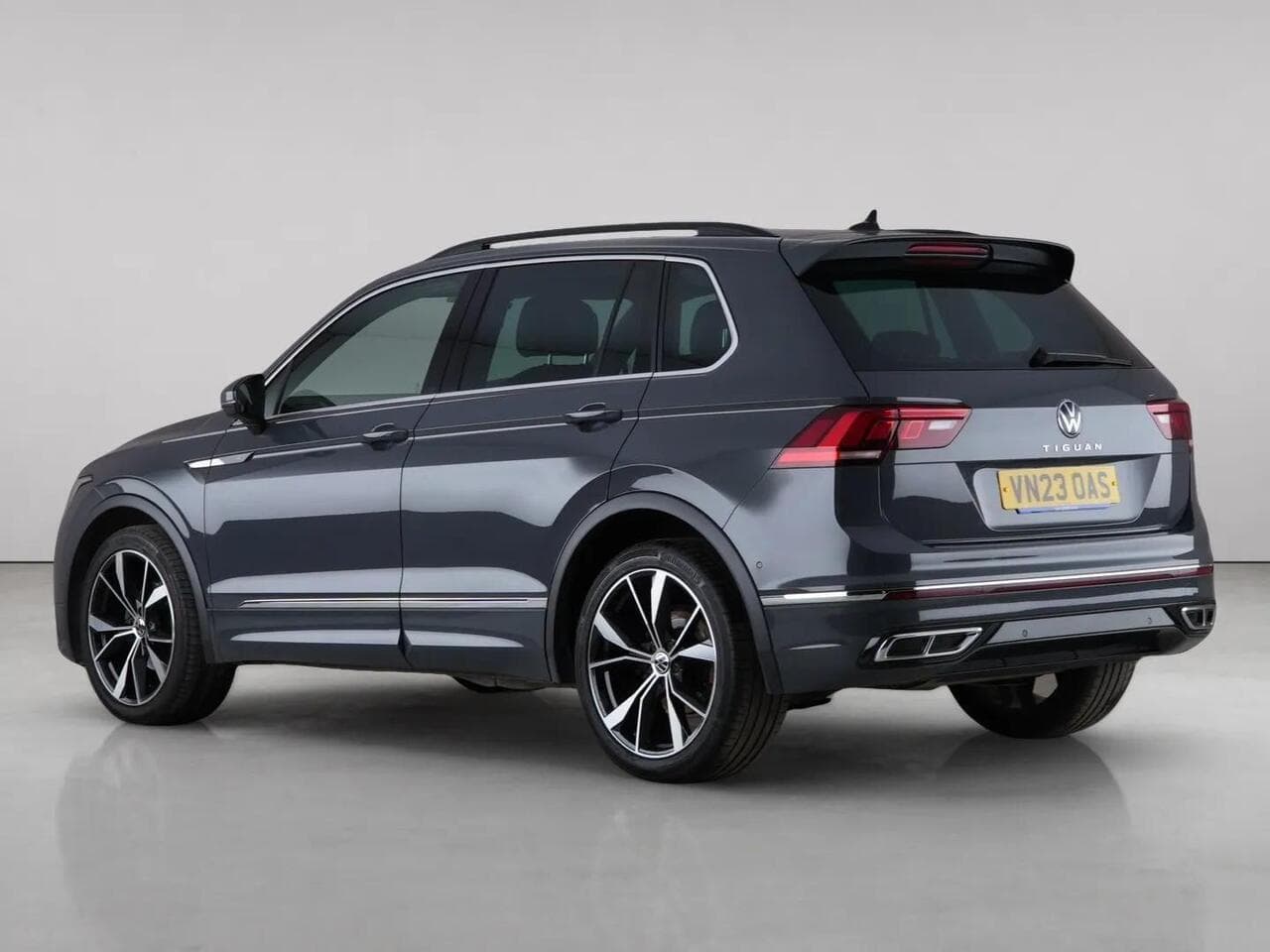 Volkswagen Tiguan thumbnail Rear Left