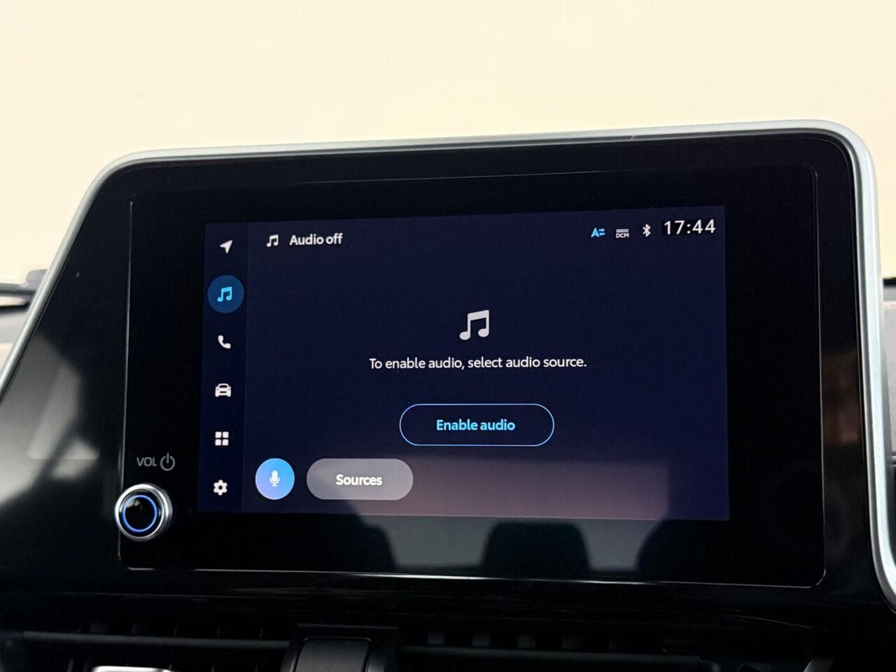 Toyota C-HR thumbnail Infotainment System