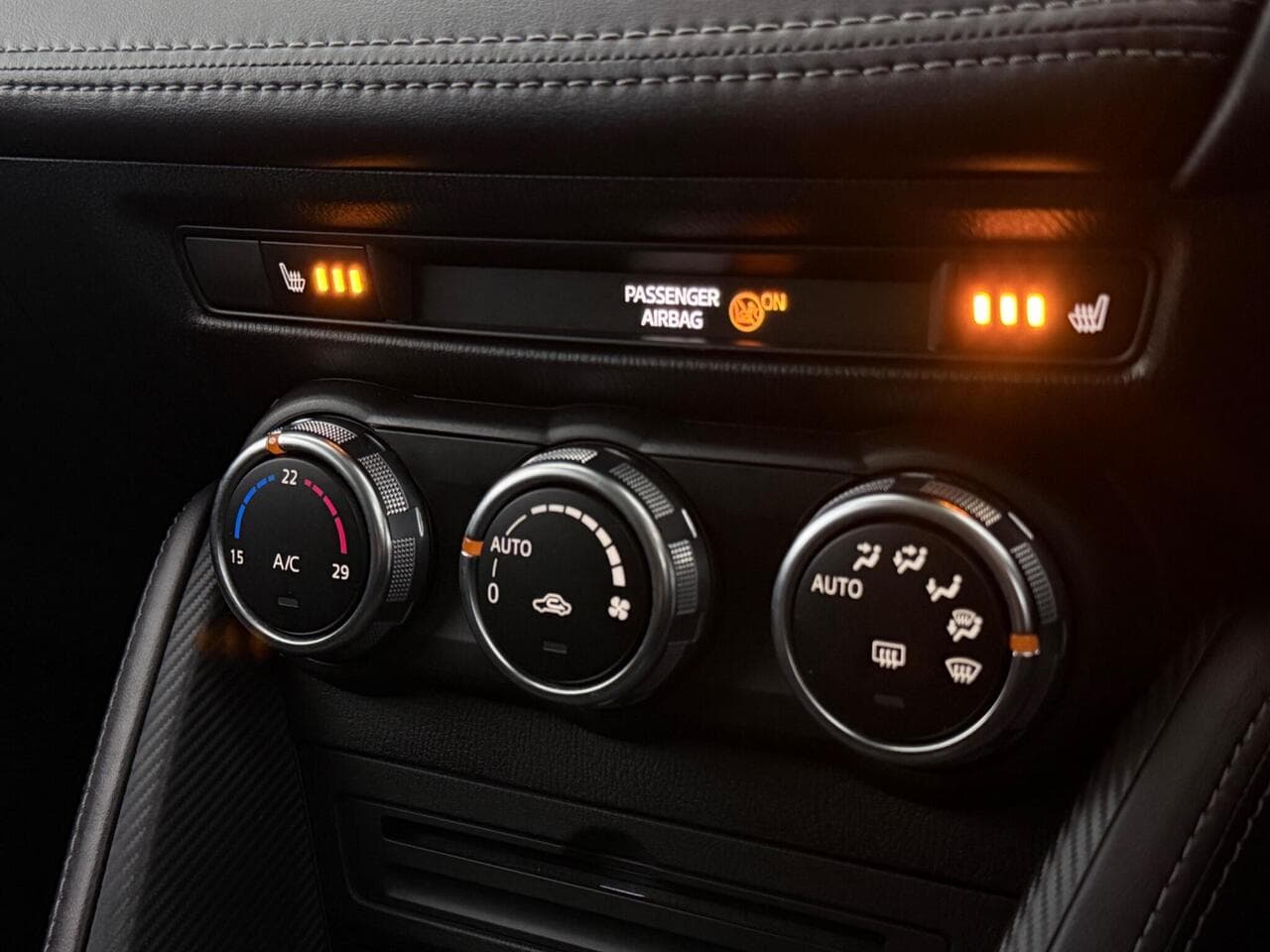 Mazda Mazda2 thumbnail Misc Controls