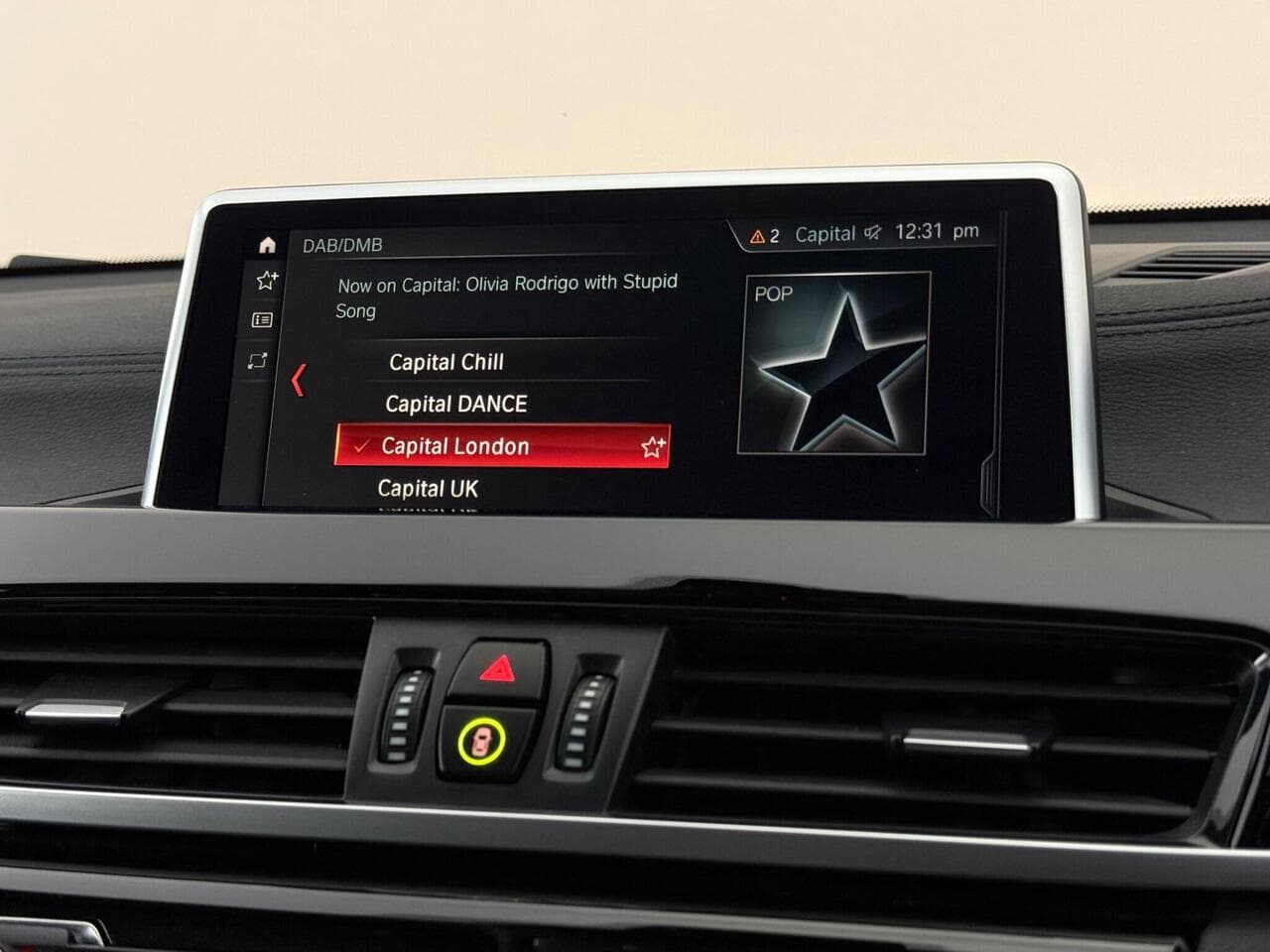 BMW X2 thumbnail Infotainment System
