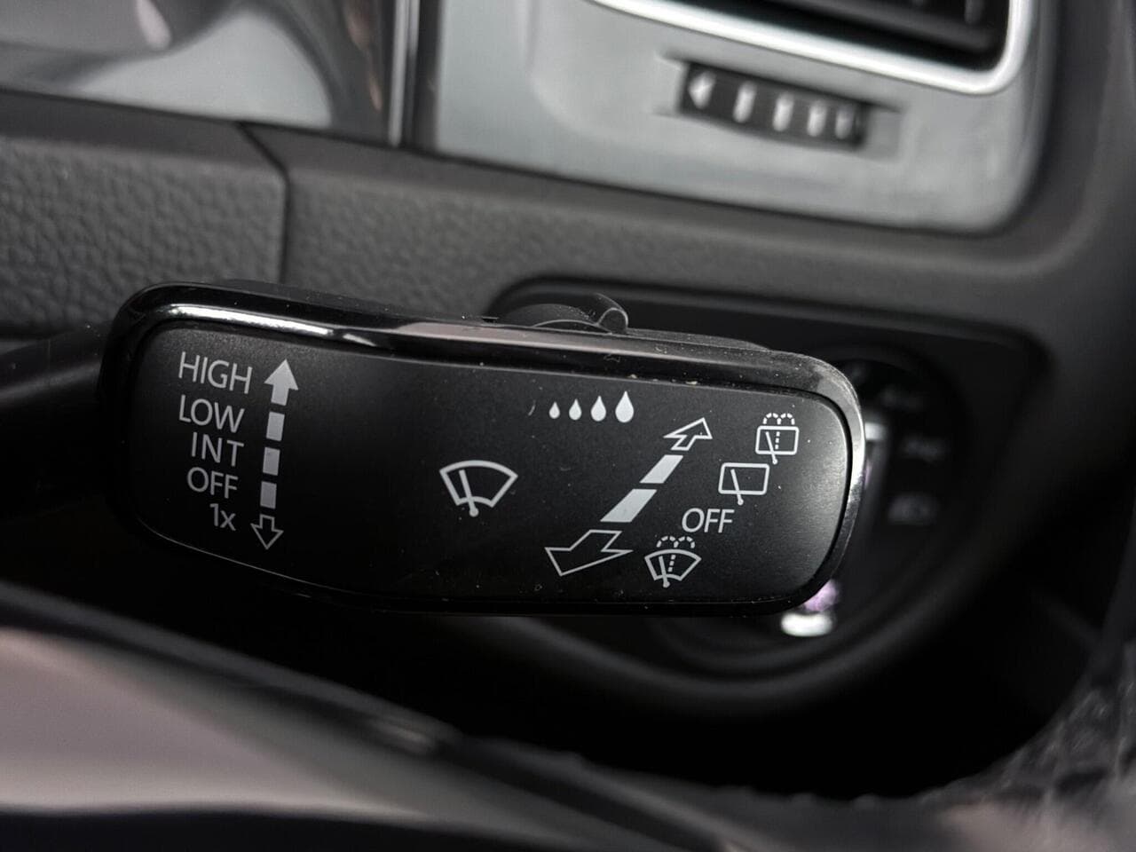 Volkswagen Golf thumbnail Misc Controls