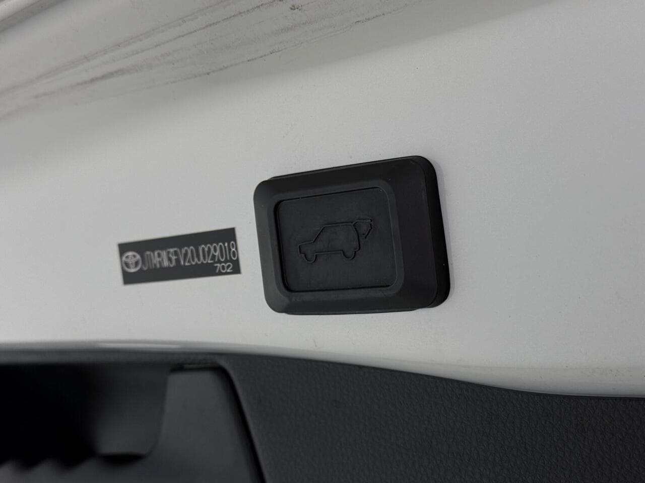 Toyota RAV4 thumbnail Inconclusive