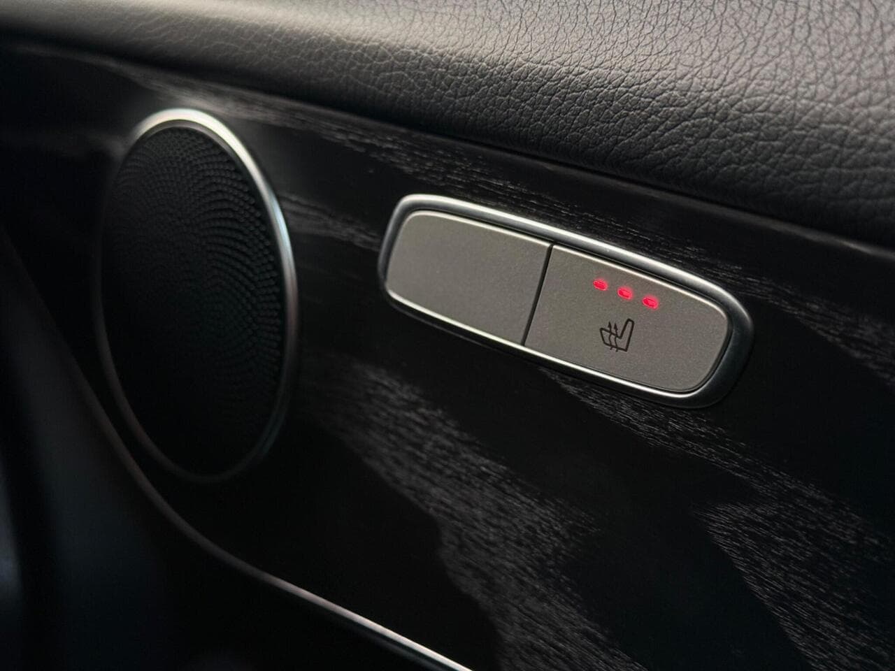 Mercedes-Benz GLC thumbnail Misc Controls