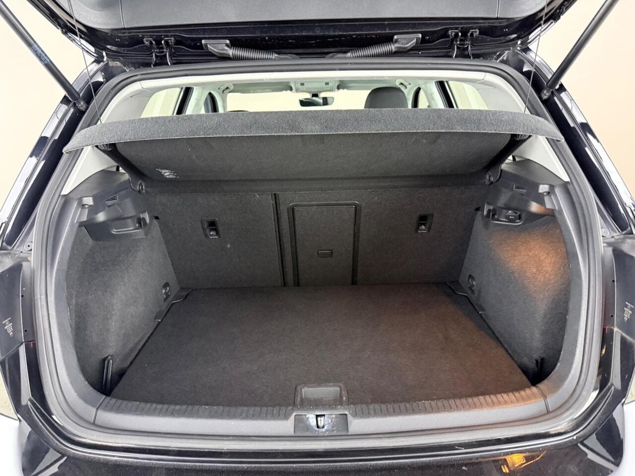 Volkswagen Golf thumbnail Boot