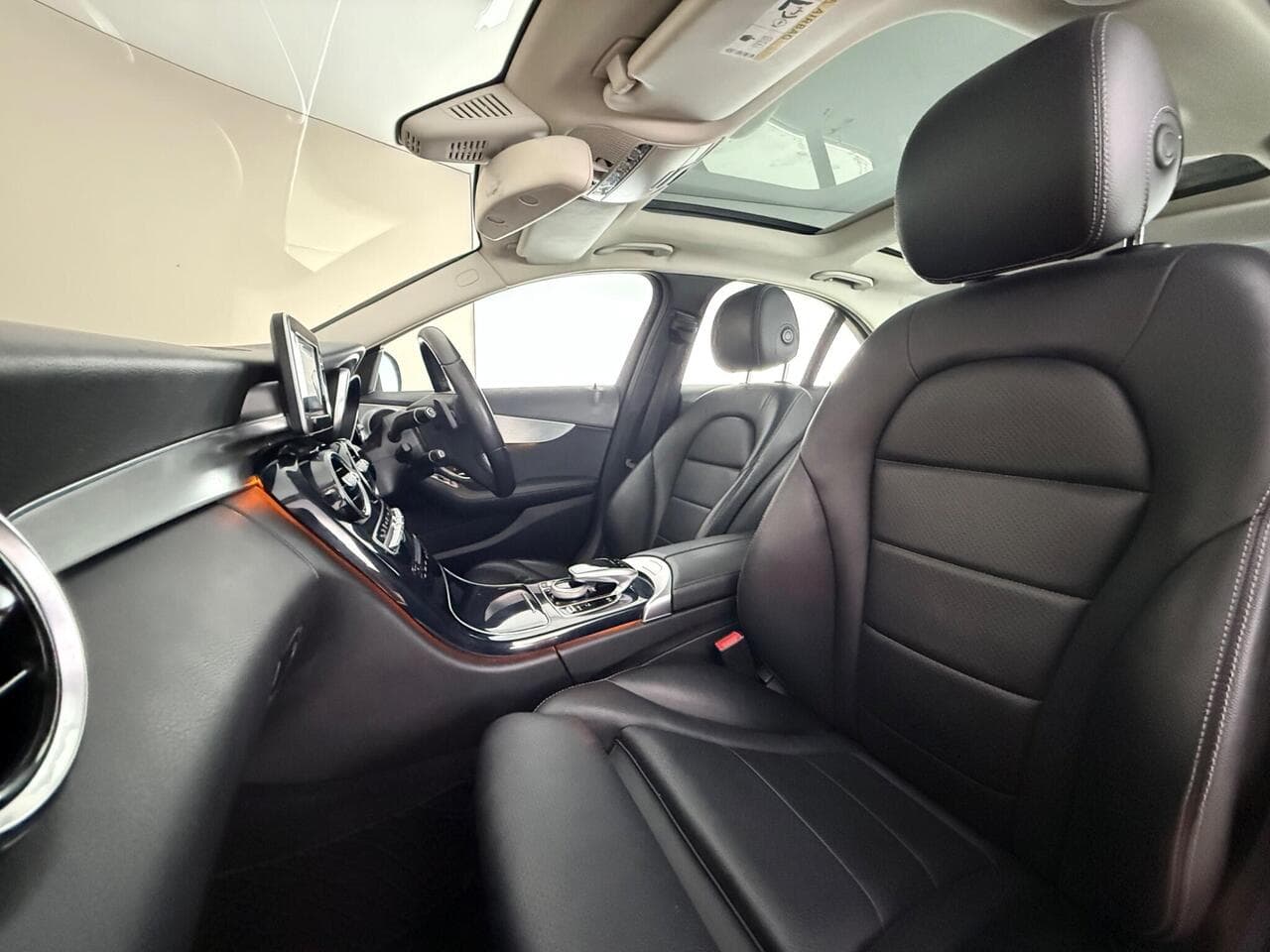 Mercedes-Benz C Class thumbnail Seat Front Passenger