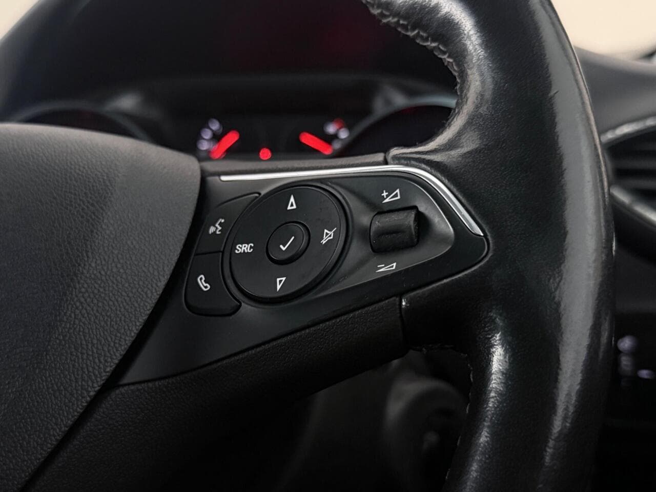 Vauxhall Crossland thumbnail Misc Controls