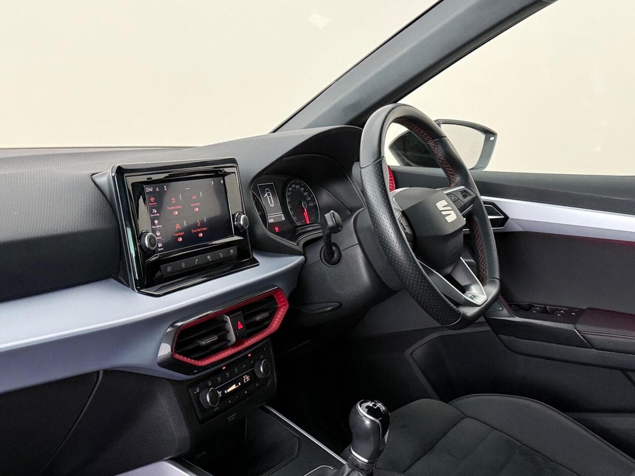 SEAT Arona thumbnail Interior Front