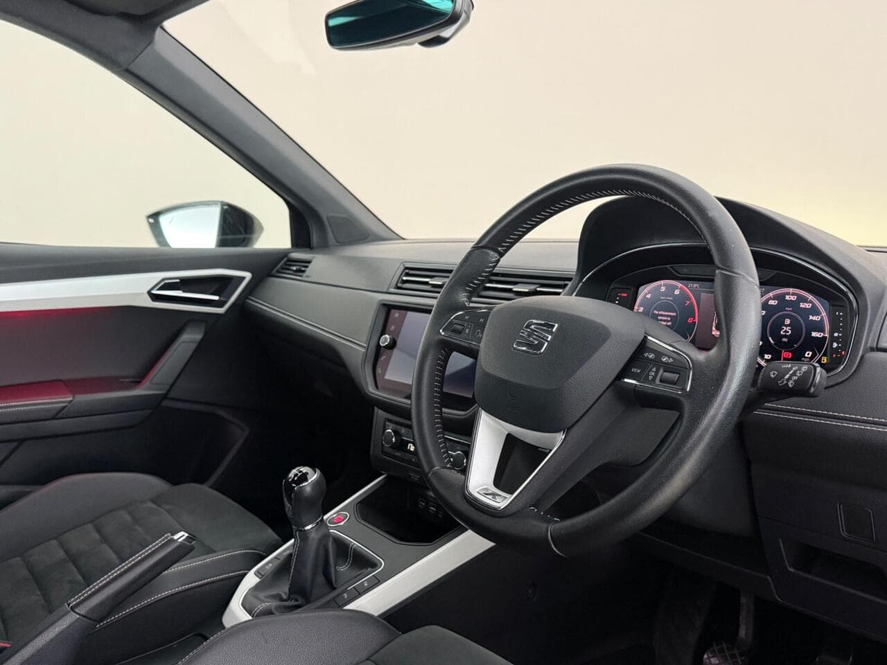 SEAT Arona thumbnail Interior Front