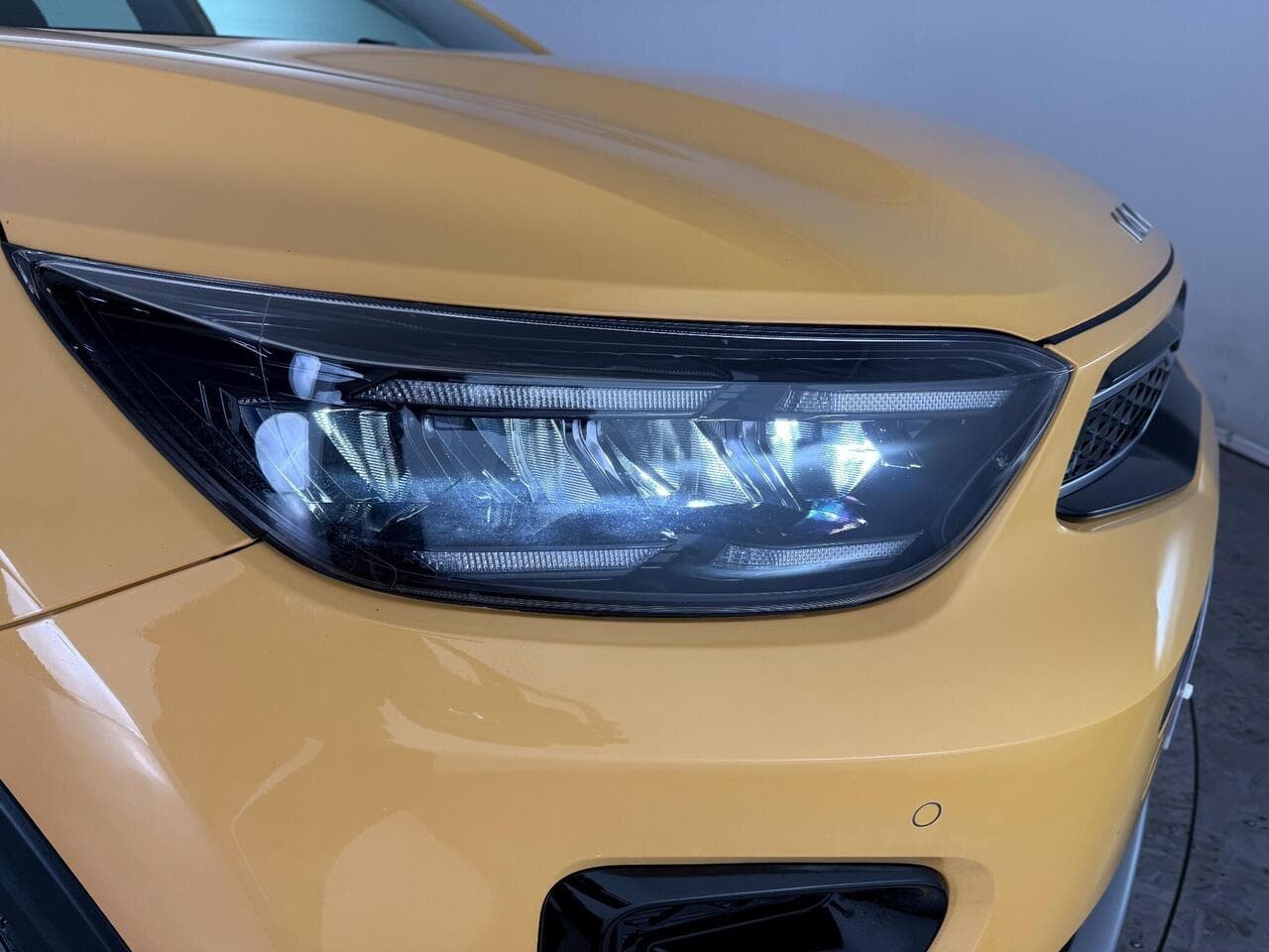 Kia Stonic thumbnail Lights Front