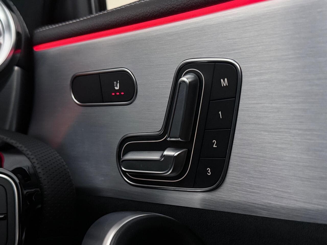 Mercedes-Benz A Class thumbnail Misc Controls