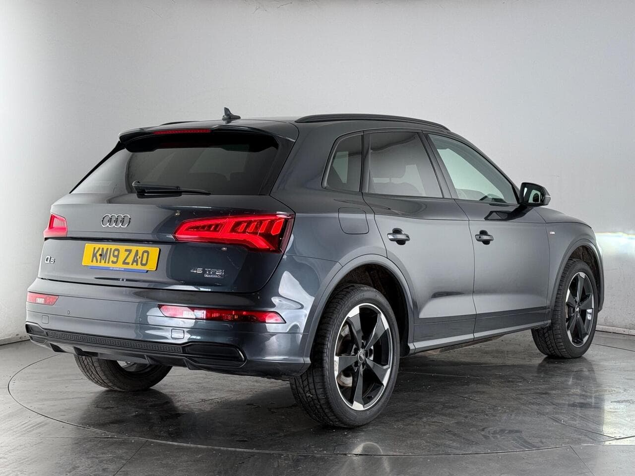 Audi Q5 thumbnail Rear Right