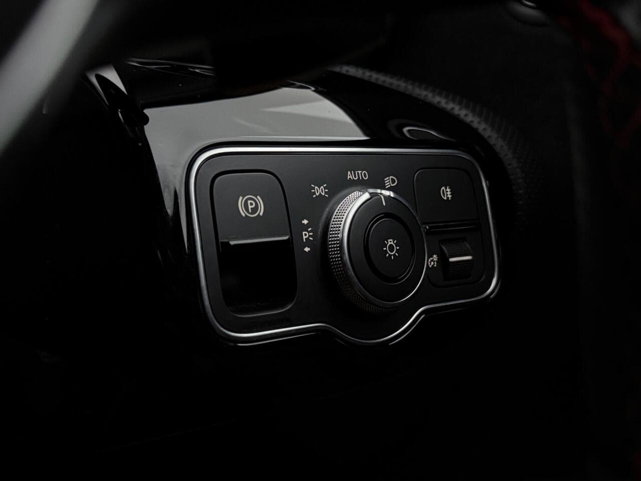 Mercedes-Benz A Class thumbnail Misc Controls