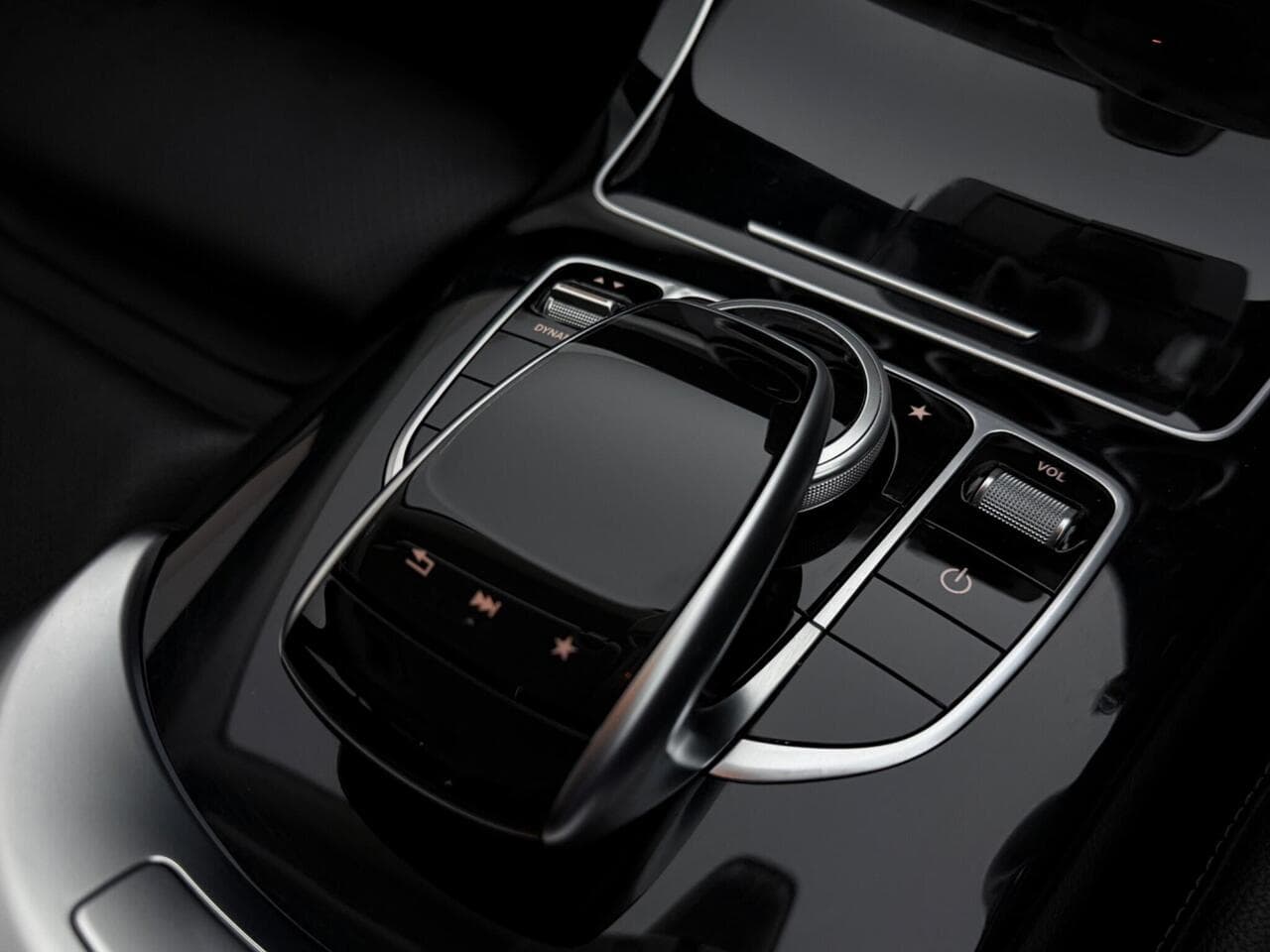 Mercedes-Benz C Class thumbnail Inconclusive