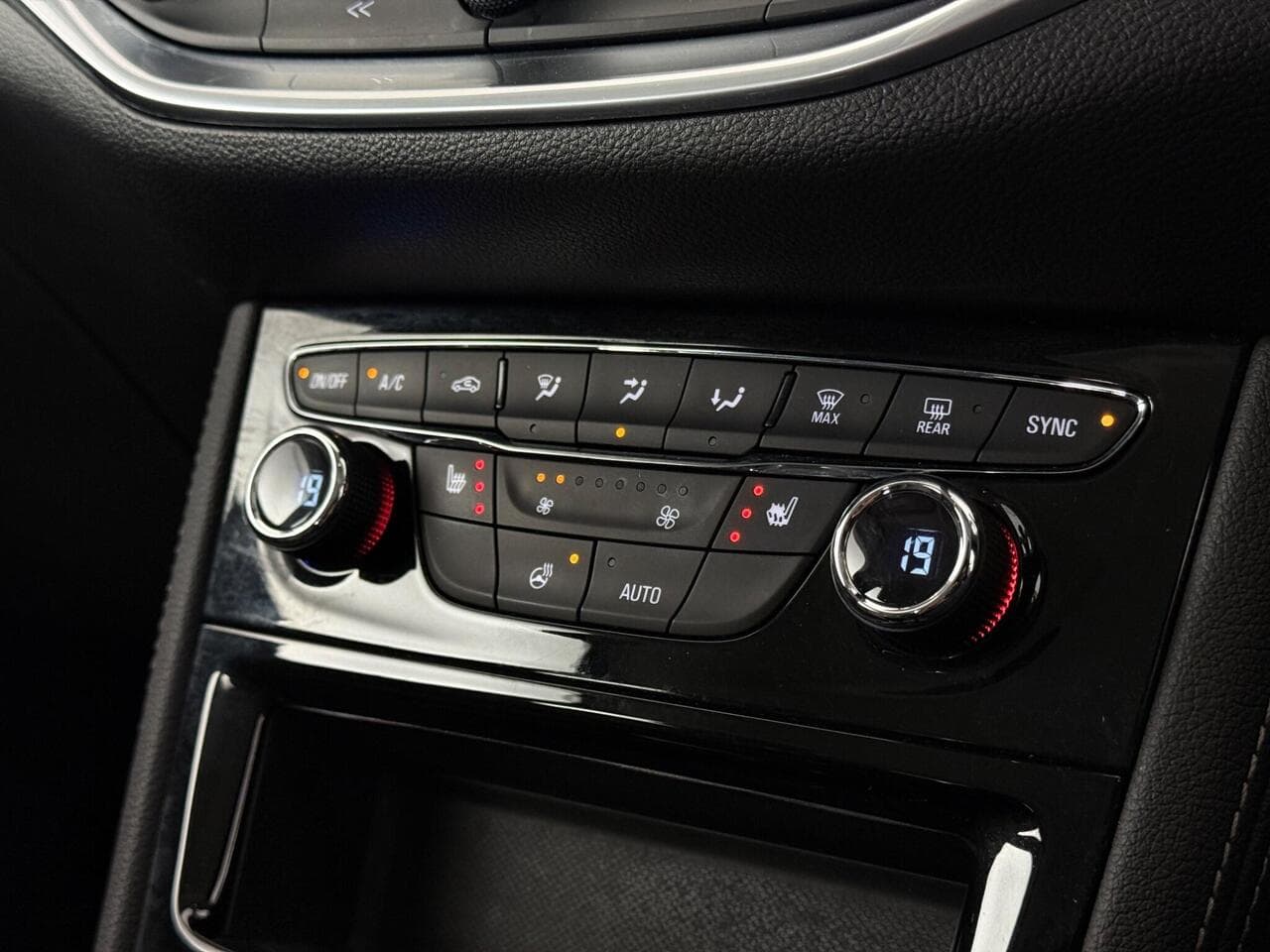 Vauxhall Astra thumbnail Misc Controls