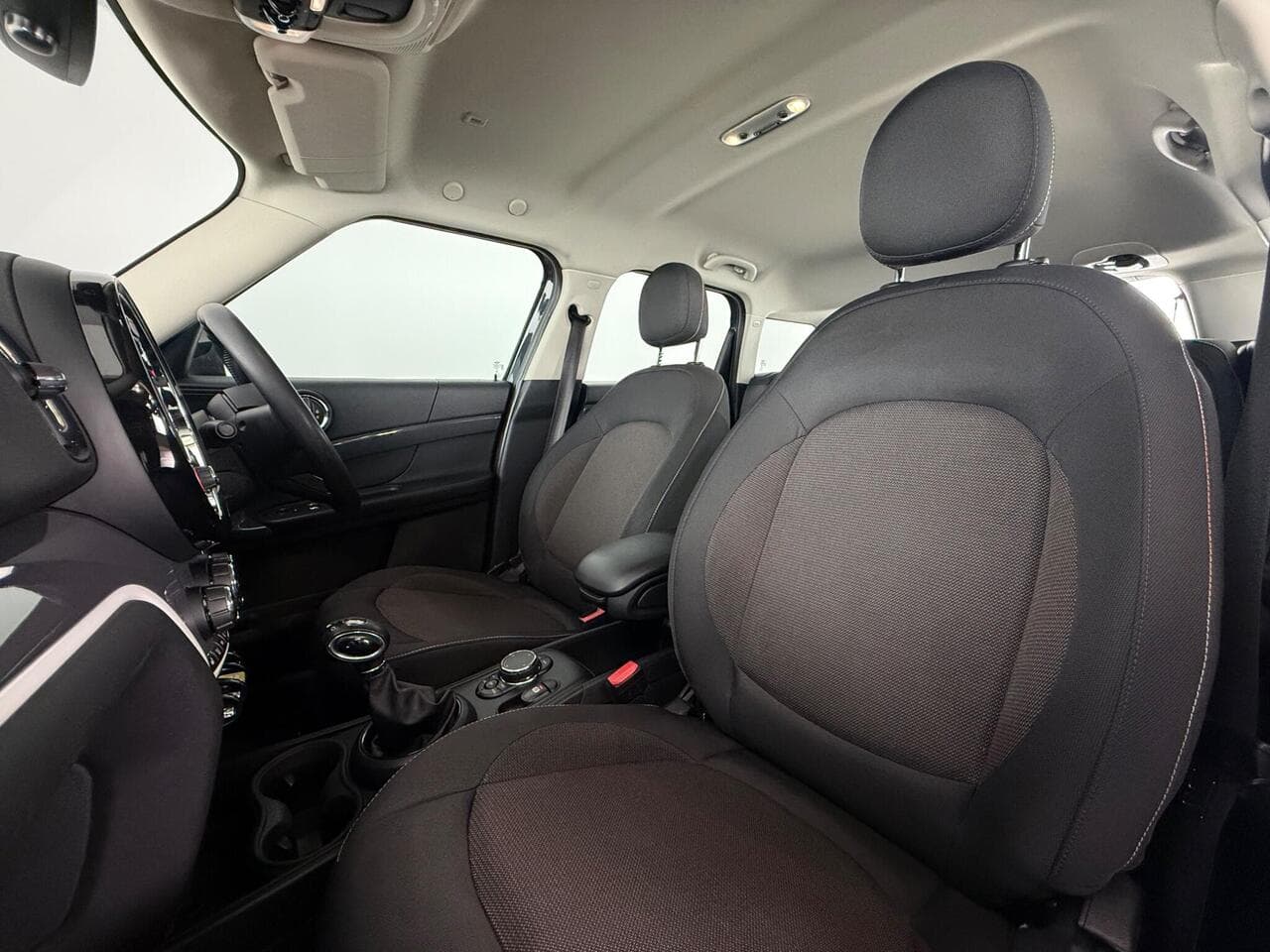 MINI Countryman thumbnail Seat Front Passenger