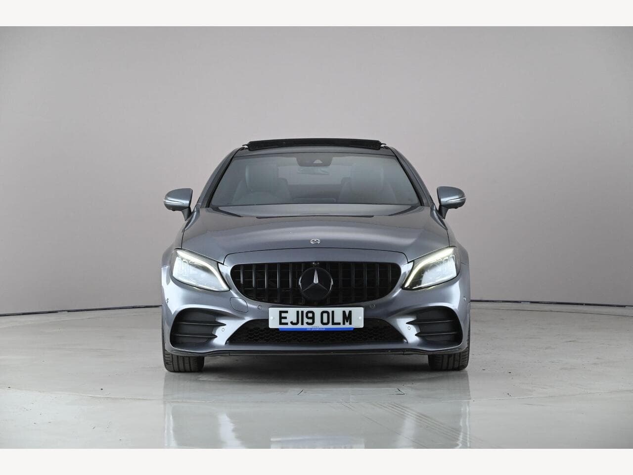 Mercedes-Benz C Class thumbnail Front