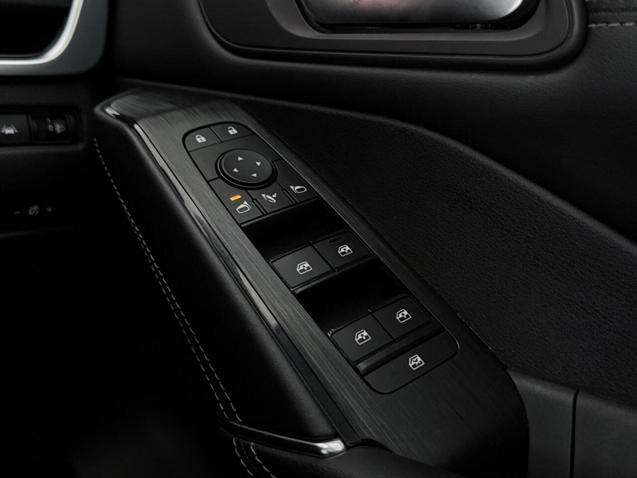 Nissan Qashqai thumbnail Misc Controls