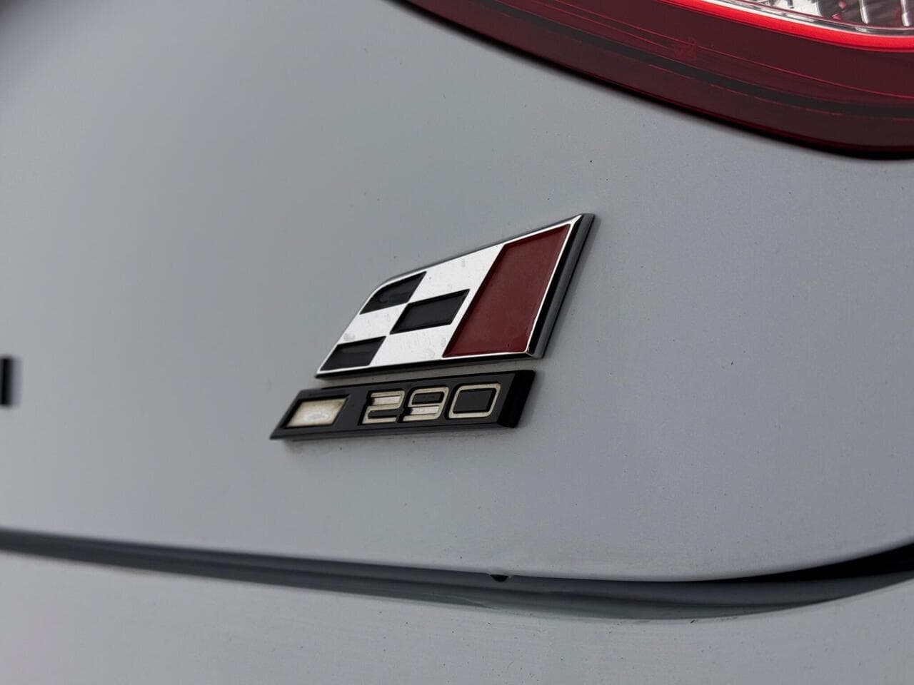 SEAT Leon thumbnail Badge Exterior