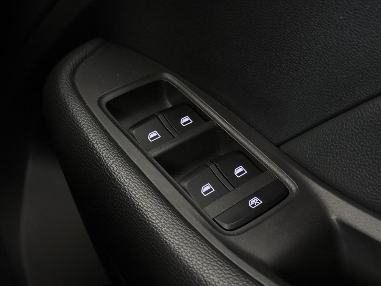 MG MG ZS thumbnail Misc Controls