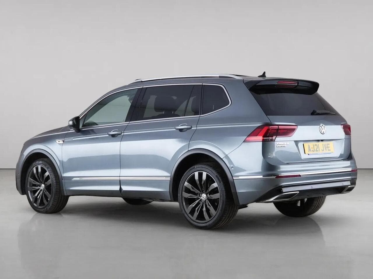 Volkswagen Tiguan Allspace thumbnail Rear Left