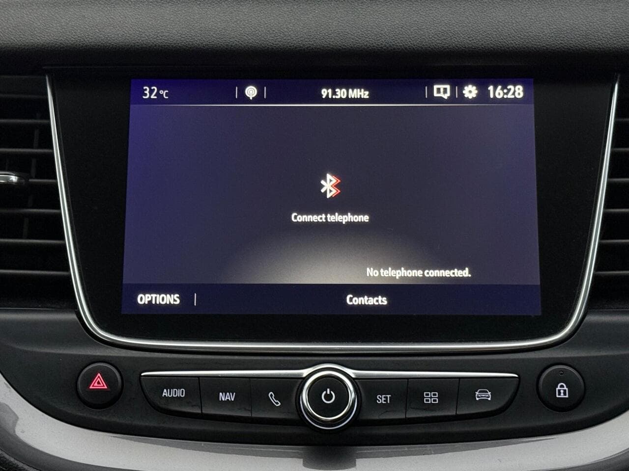 Vauxhall Grandland X thumbnail Infotainment System