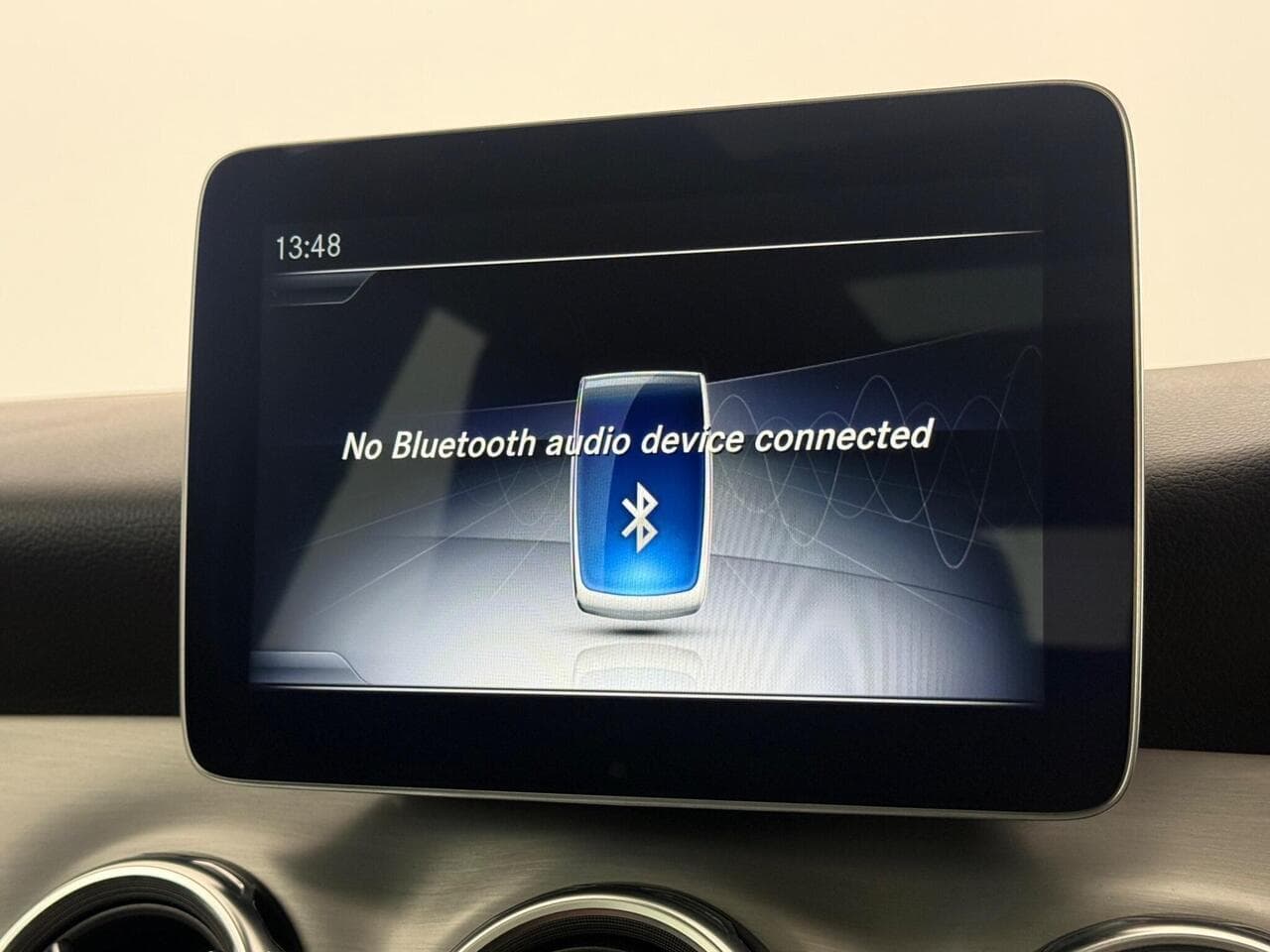 Mercedes-Benz GLA thumbnail Infotainment System