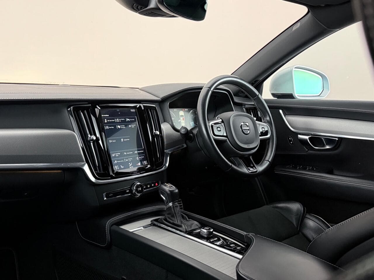 Volvo V90 thumbnail Interior Front