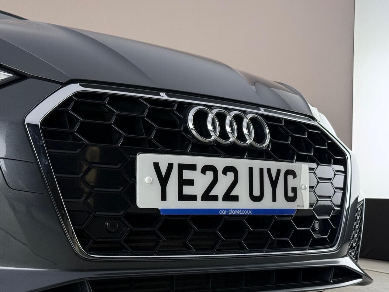 Audi A5 Cabriolet thumbnail Badge Exterior