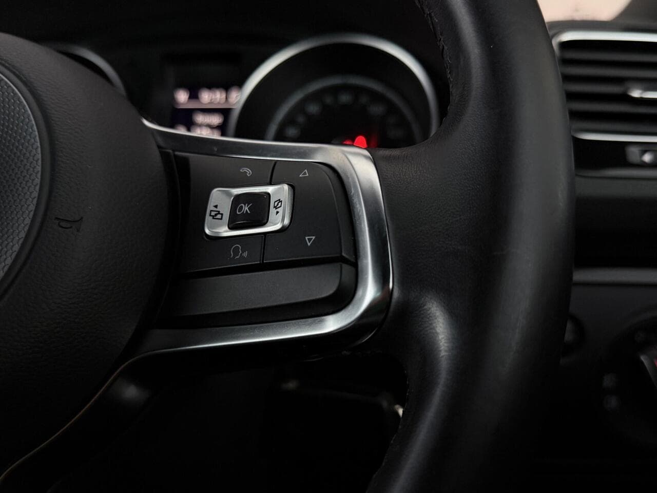 Volkswagen Scirocco thumbnail Misc Controls