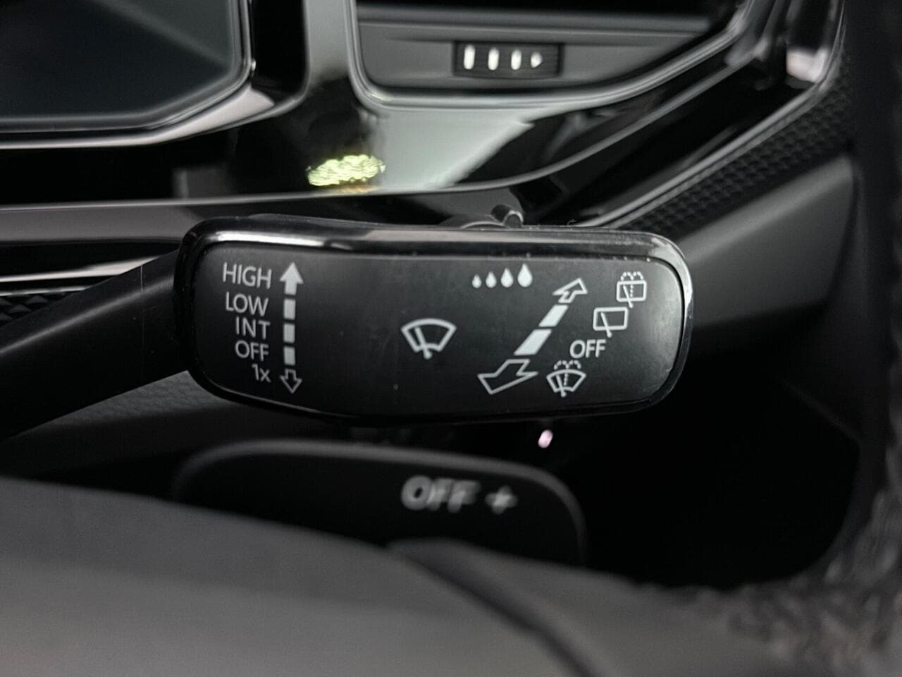 Volkswagen Polo thumbnail Misc Controls