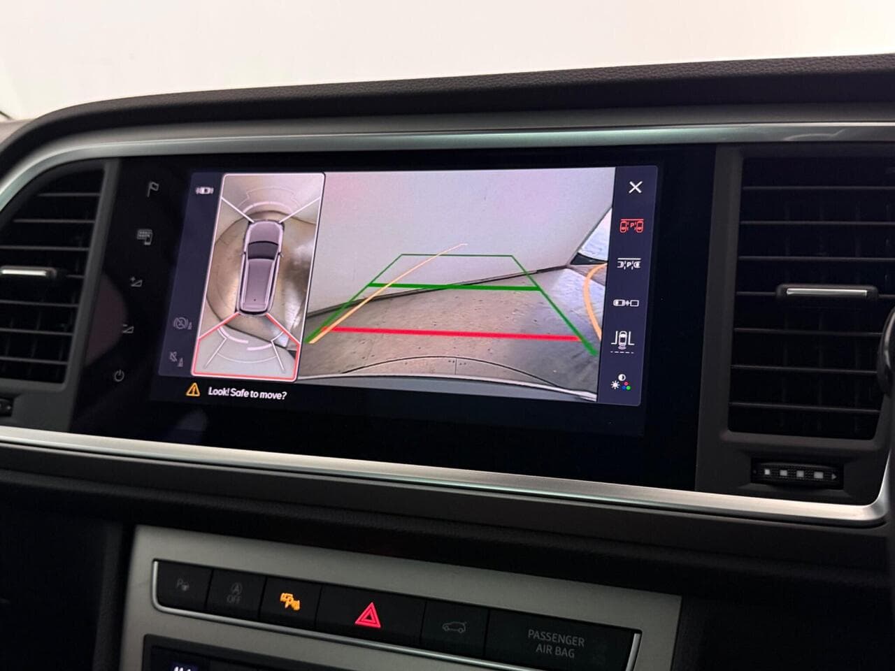 SEAT Ateca thumbnail Infotainment System