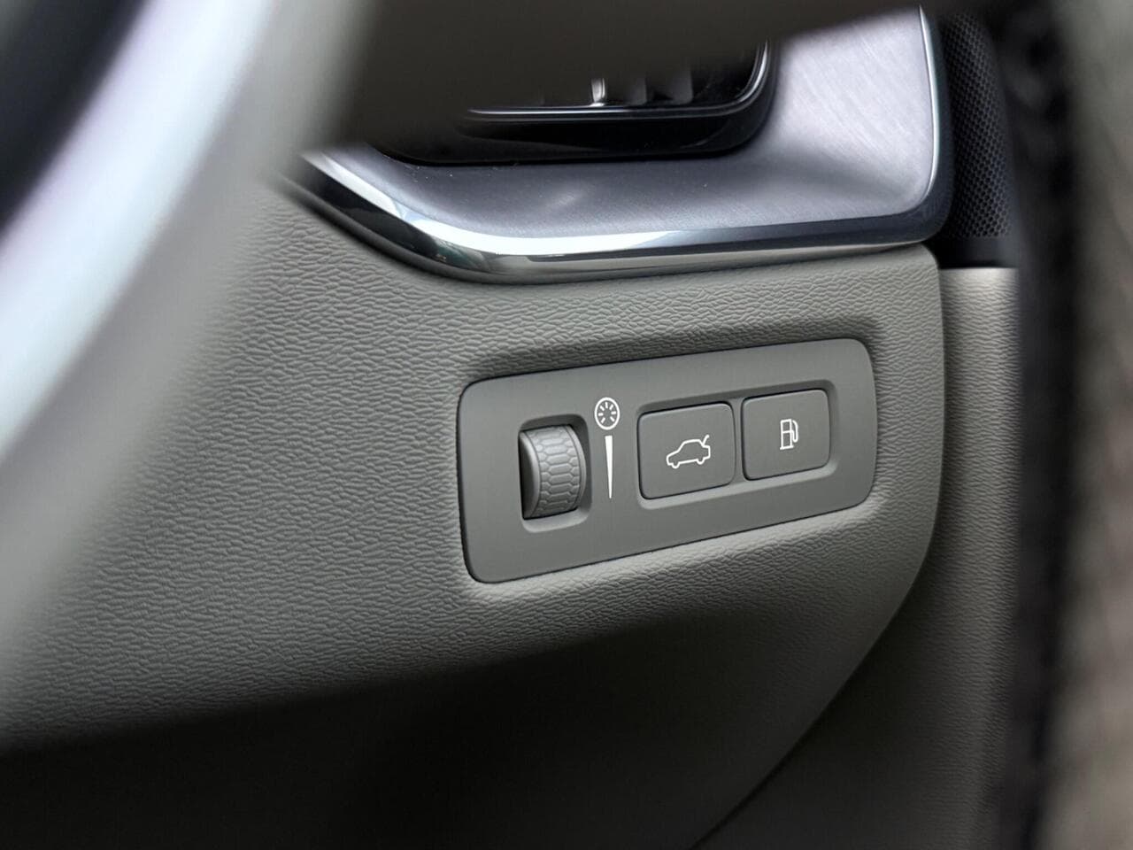 Volvo XC60 thumbnail Misc Controls