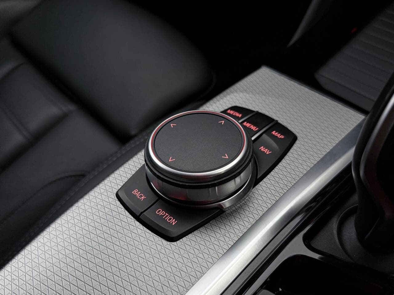 BMW X4 thumbnail Misc Controls