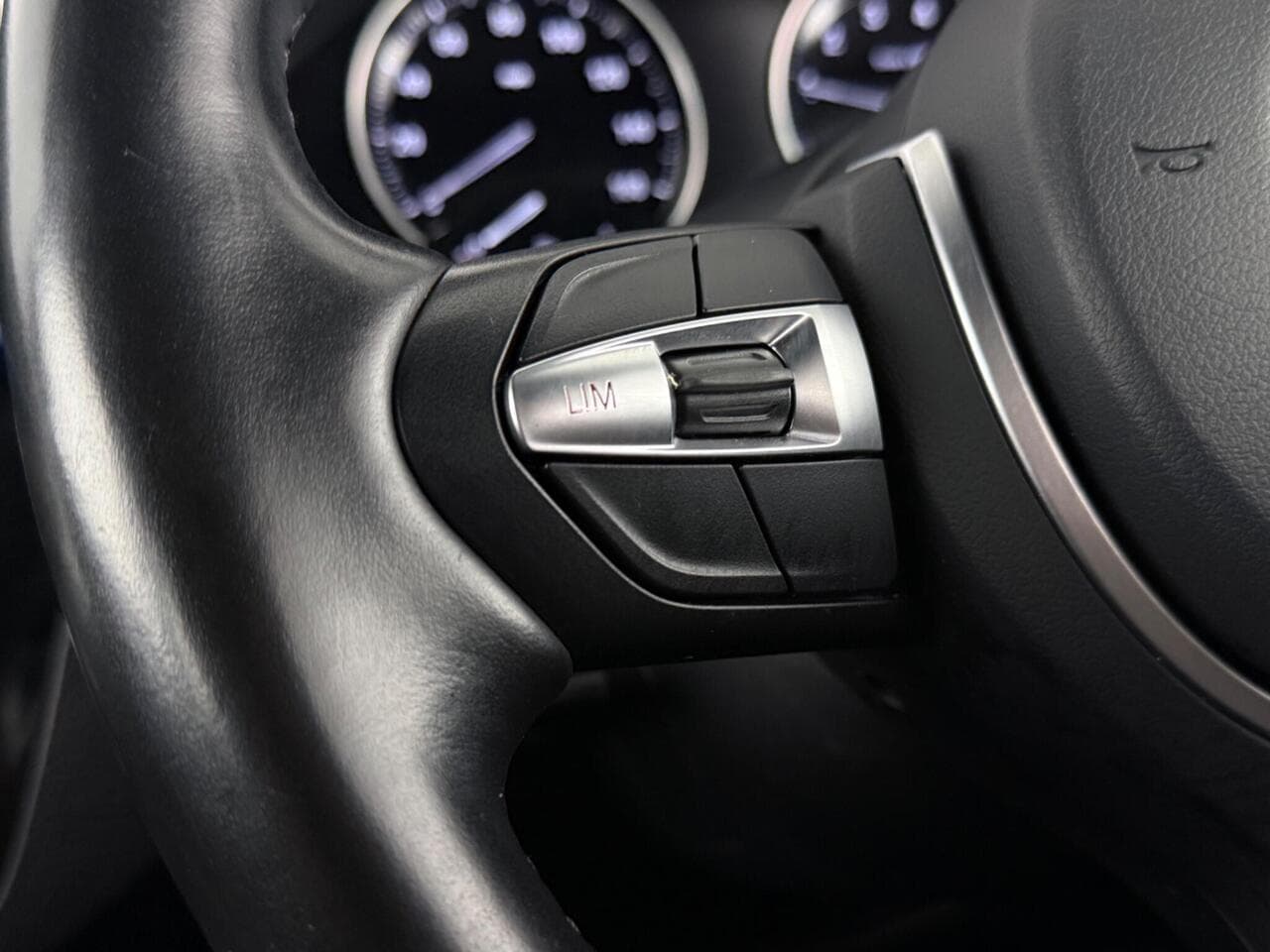 BMW 1 Series thumbnail Misc Controls