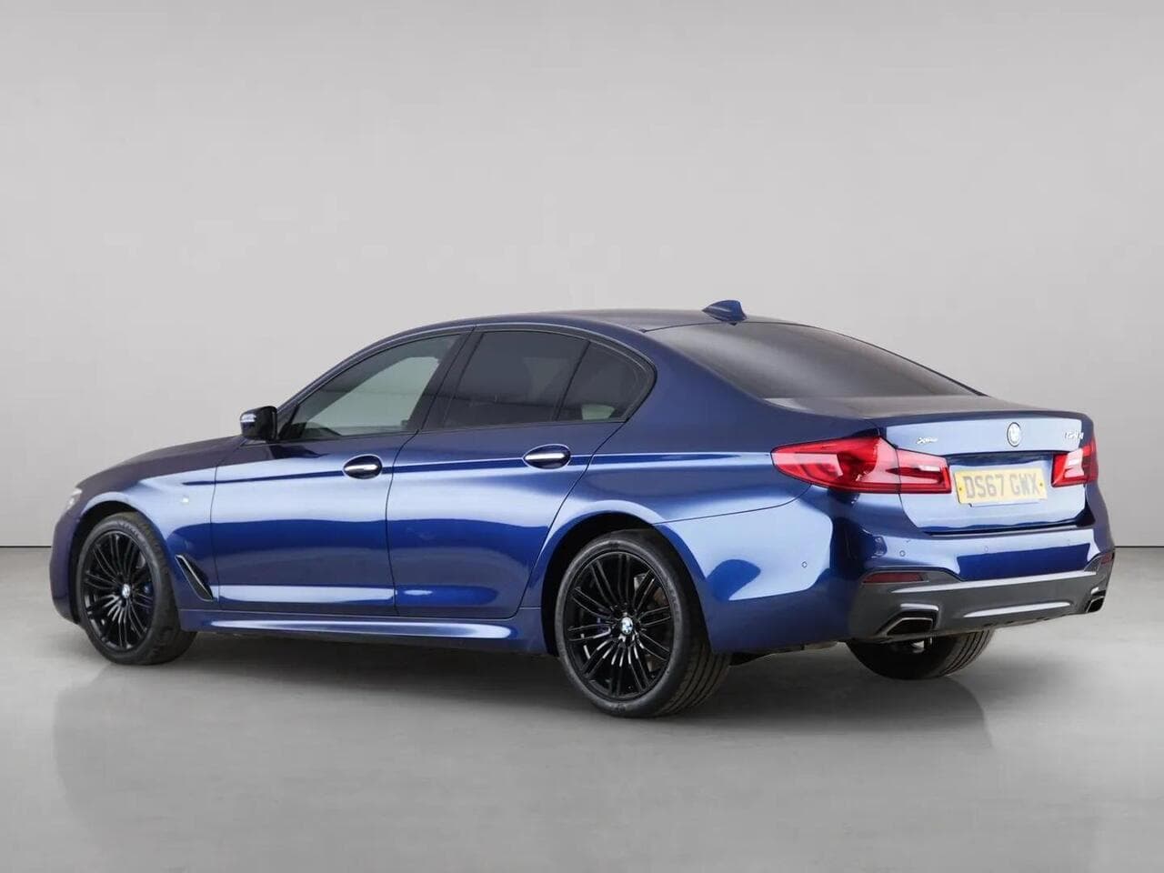 BMW 5 Series thumbnail Rear Left
