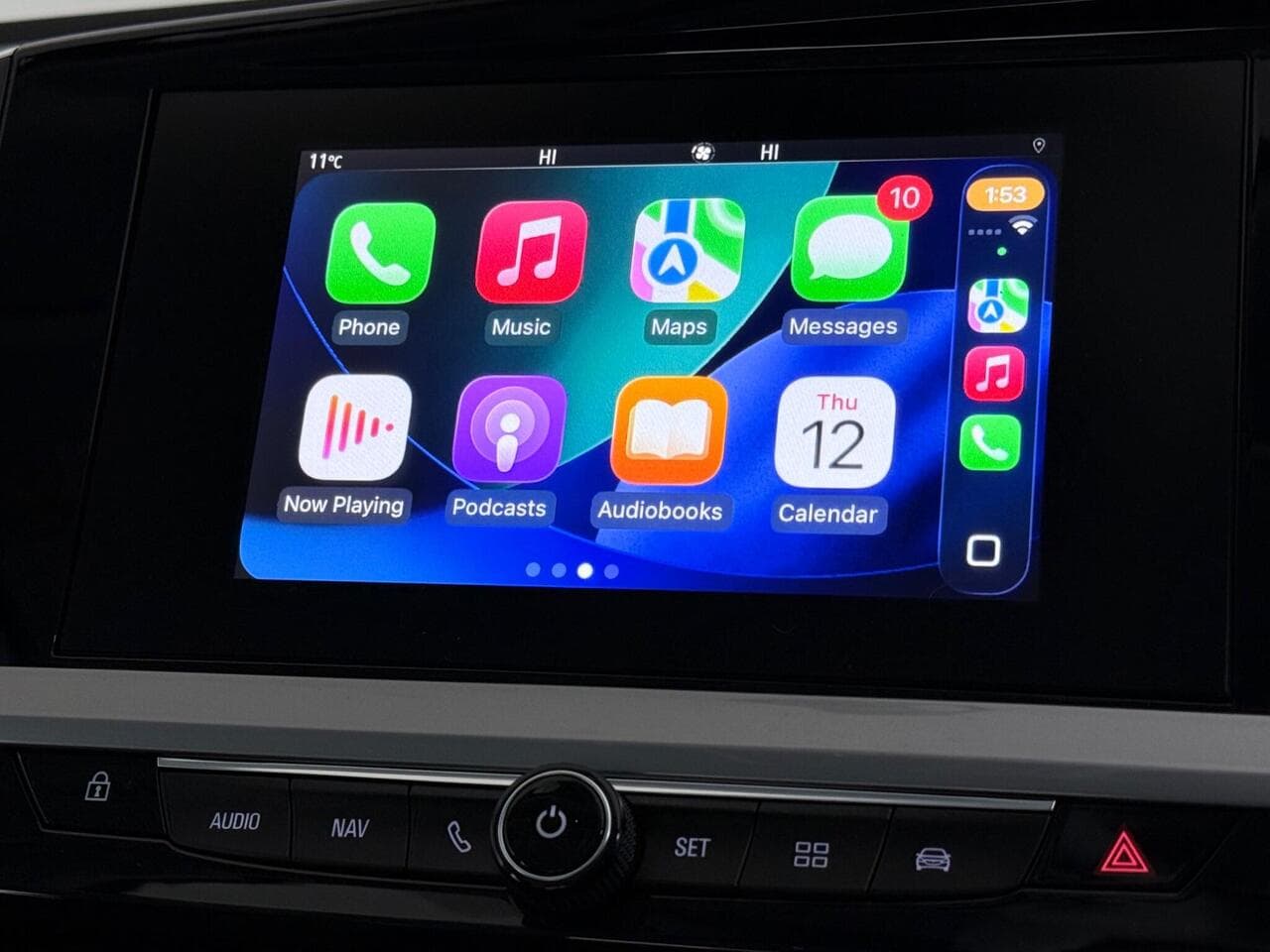 Vauxhall Grandland thumbnail Infotainment System