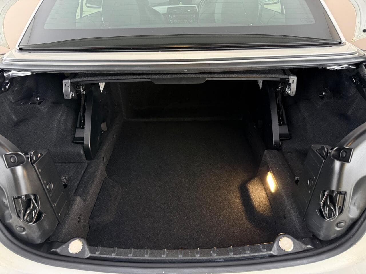 BMW 4 Series thumbnail Boot