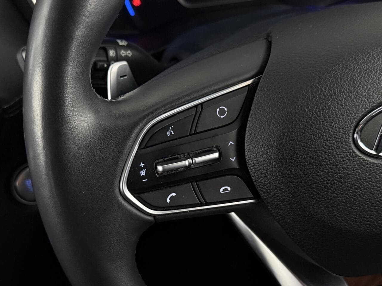 Hyundai Santa Fe thumbnail Misc Controls