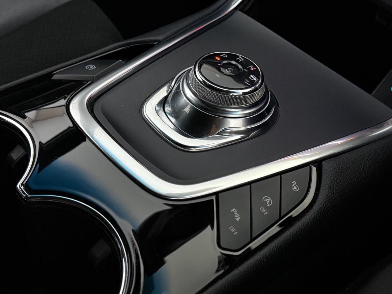 Ford Edge thumbnail Misc Controls