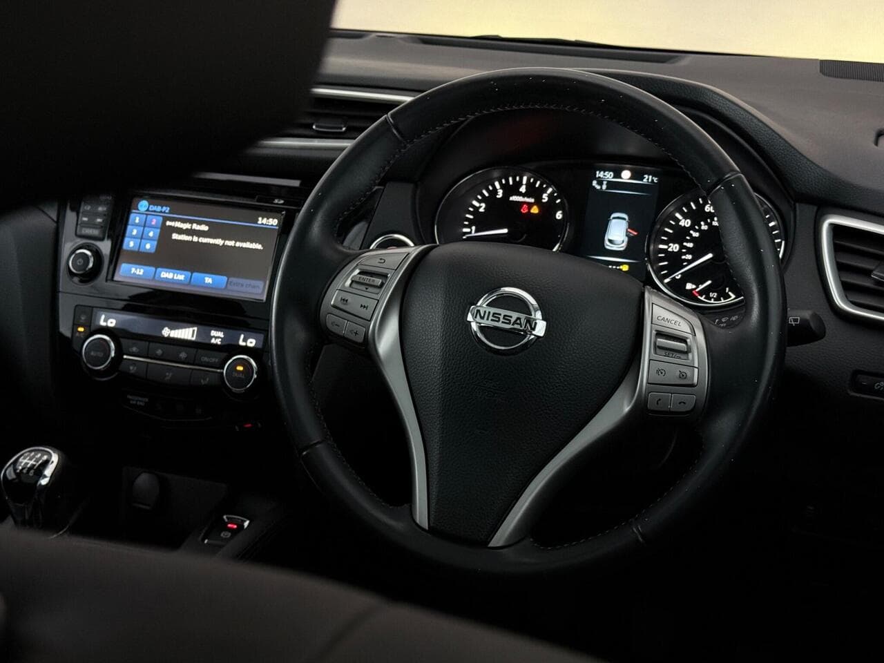 Nissan Qashqai thumbnail Steering Wheel