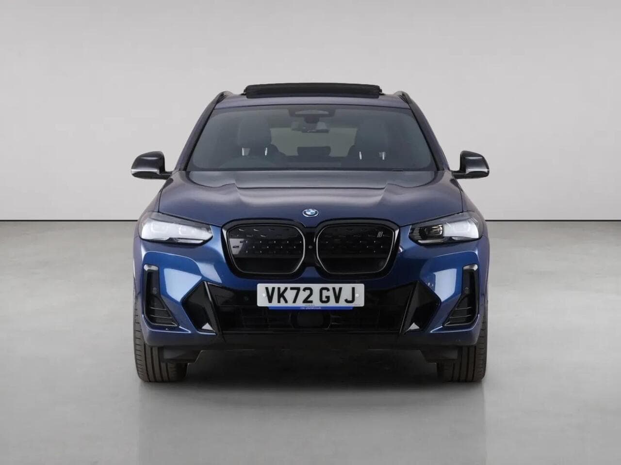 BMW iX3 thumbnail Front