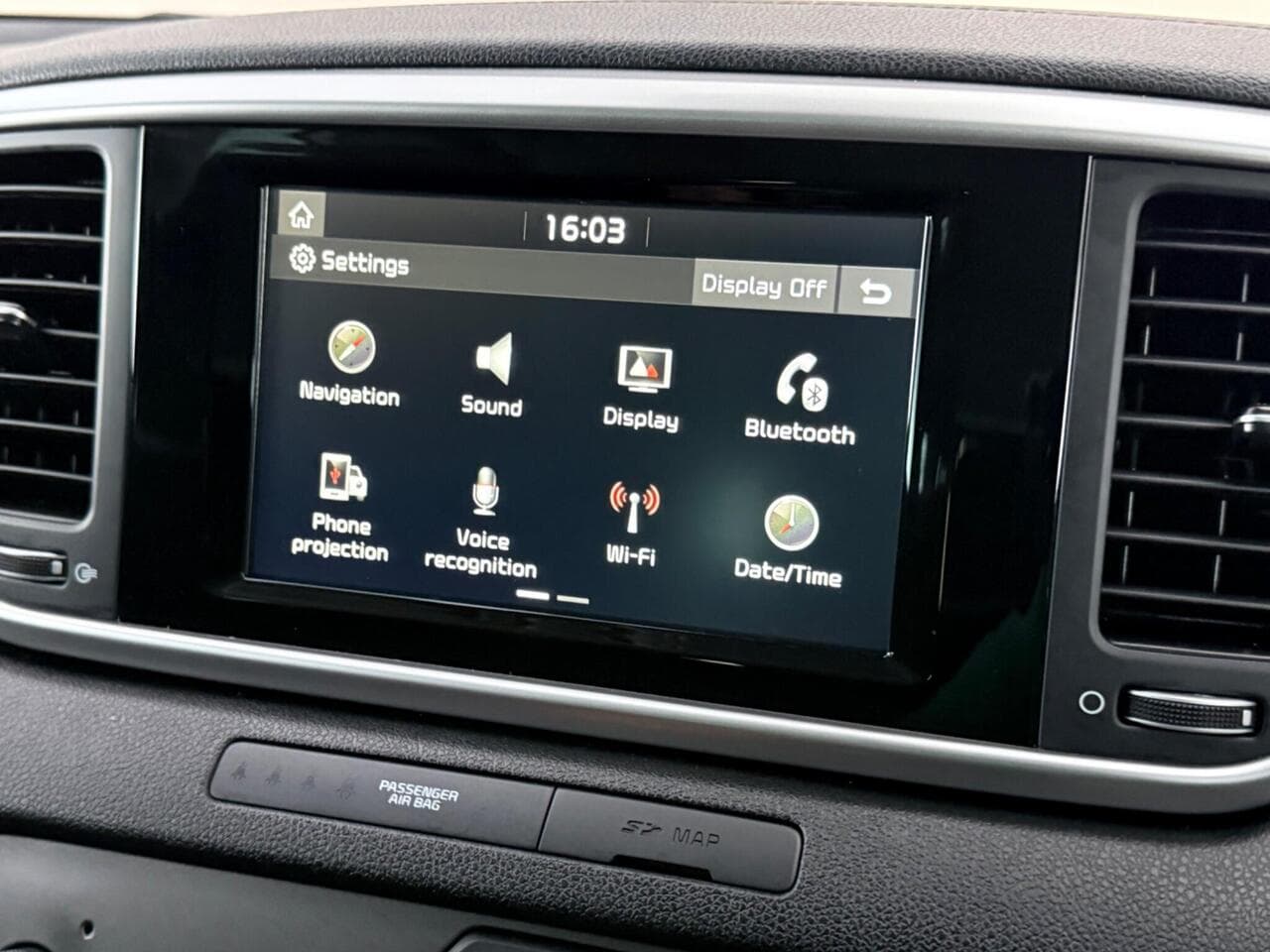 Kia Sportage thumbnail Infotainment System