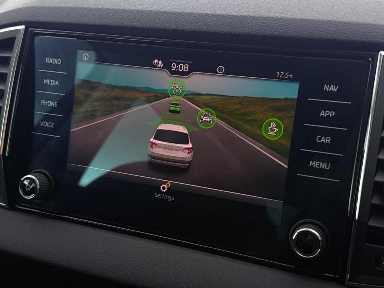 Skoda Karoq thumbnail Infotainment System