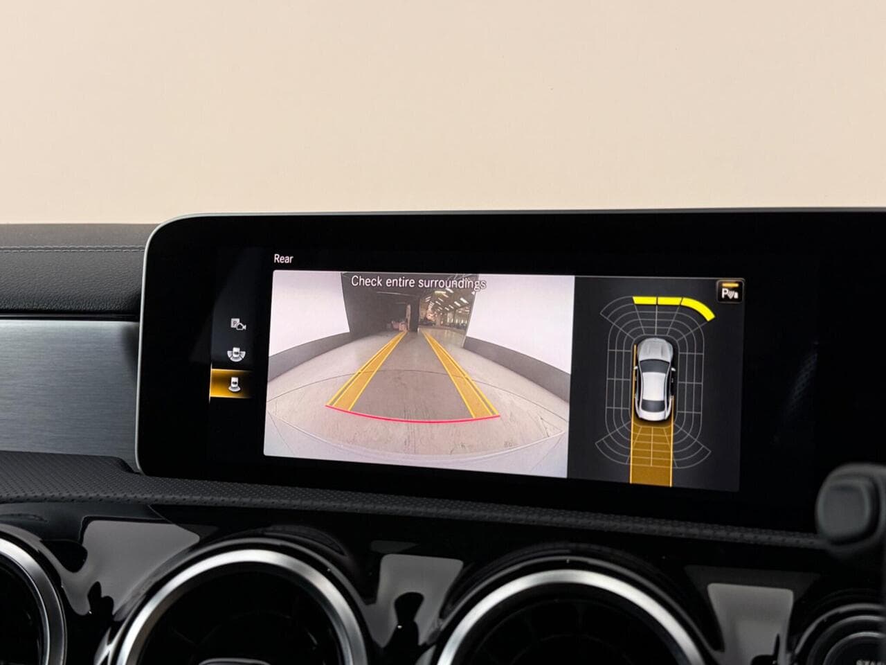Mercedes-Benz CLA thumbnail Infotainment System