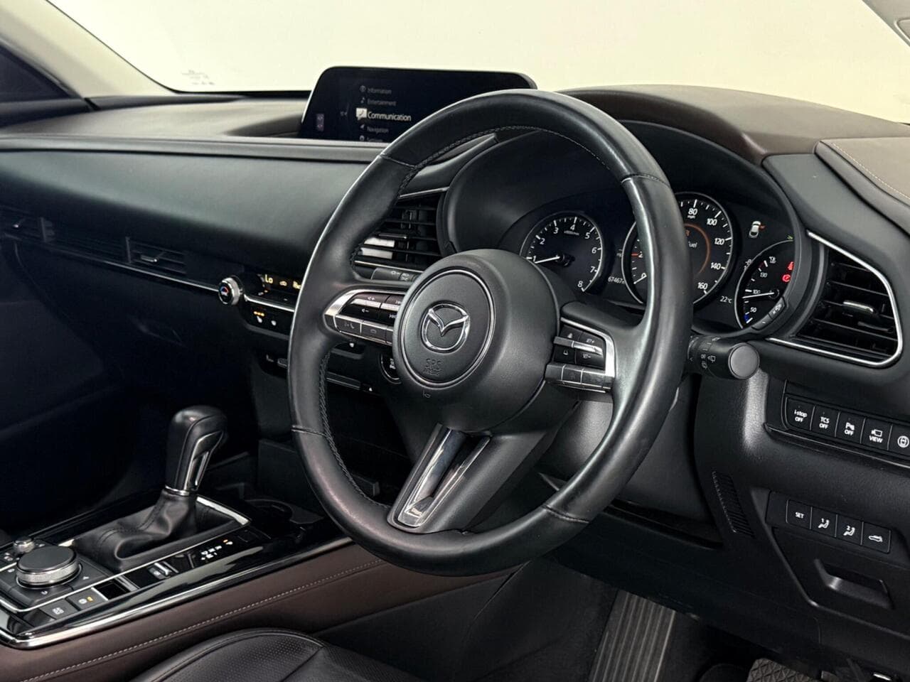 Mazda CX-30 thumbnail Steering Wheel