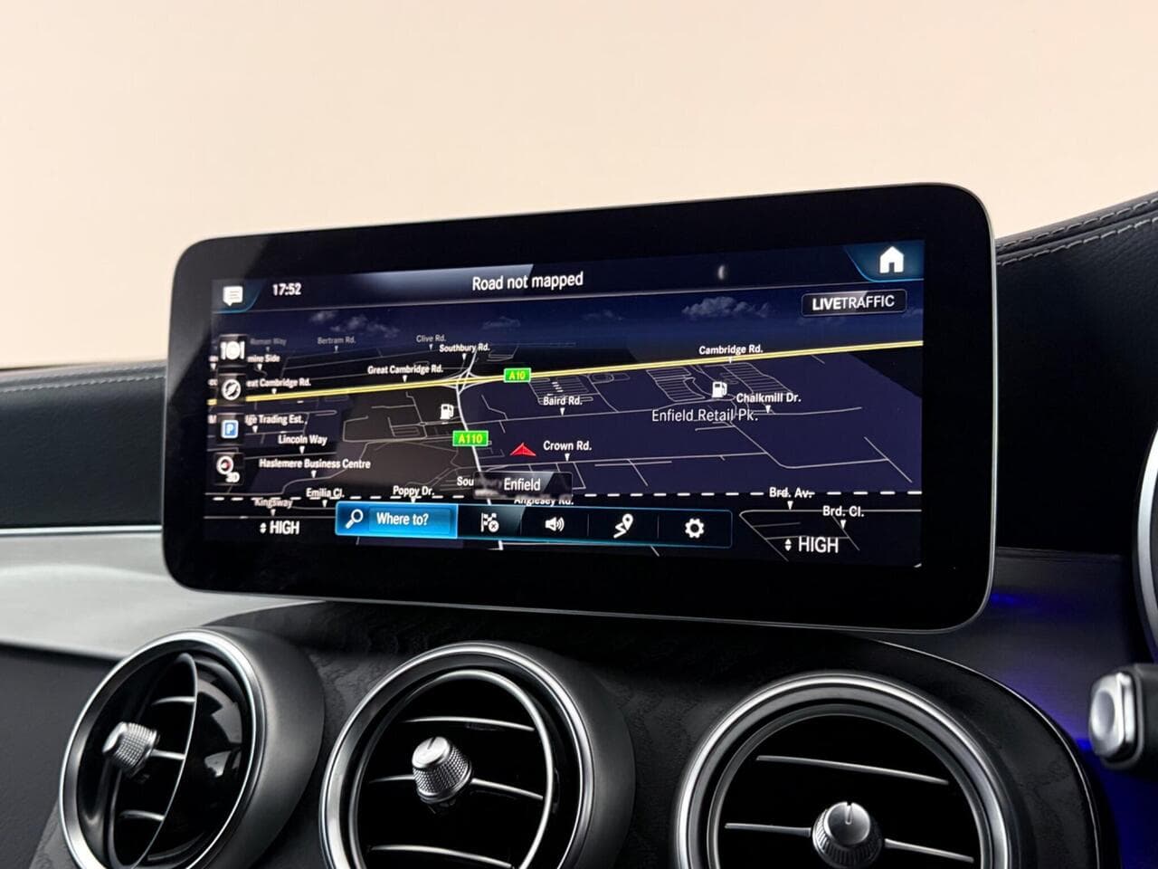 Mercedes-Benz GLC thumbnail Infotainment System
