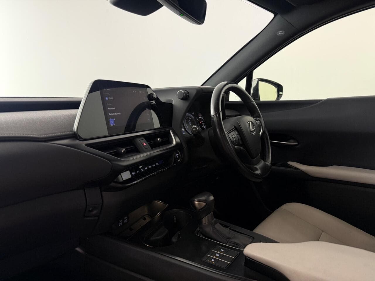 Lexus UX thumbnail Interior Front